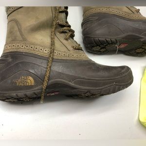 Brown winter boots